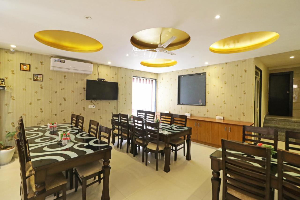 Hotel PREMIER SUITES New Delhi Buitenkant foto