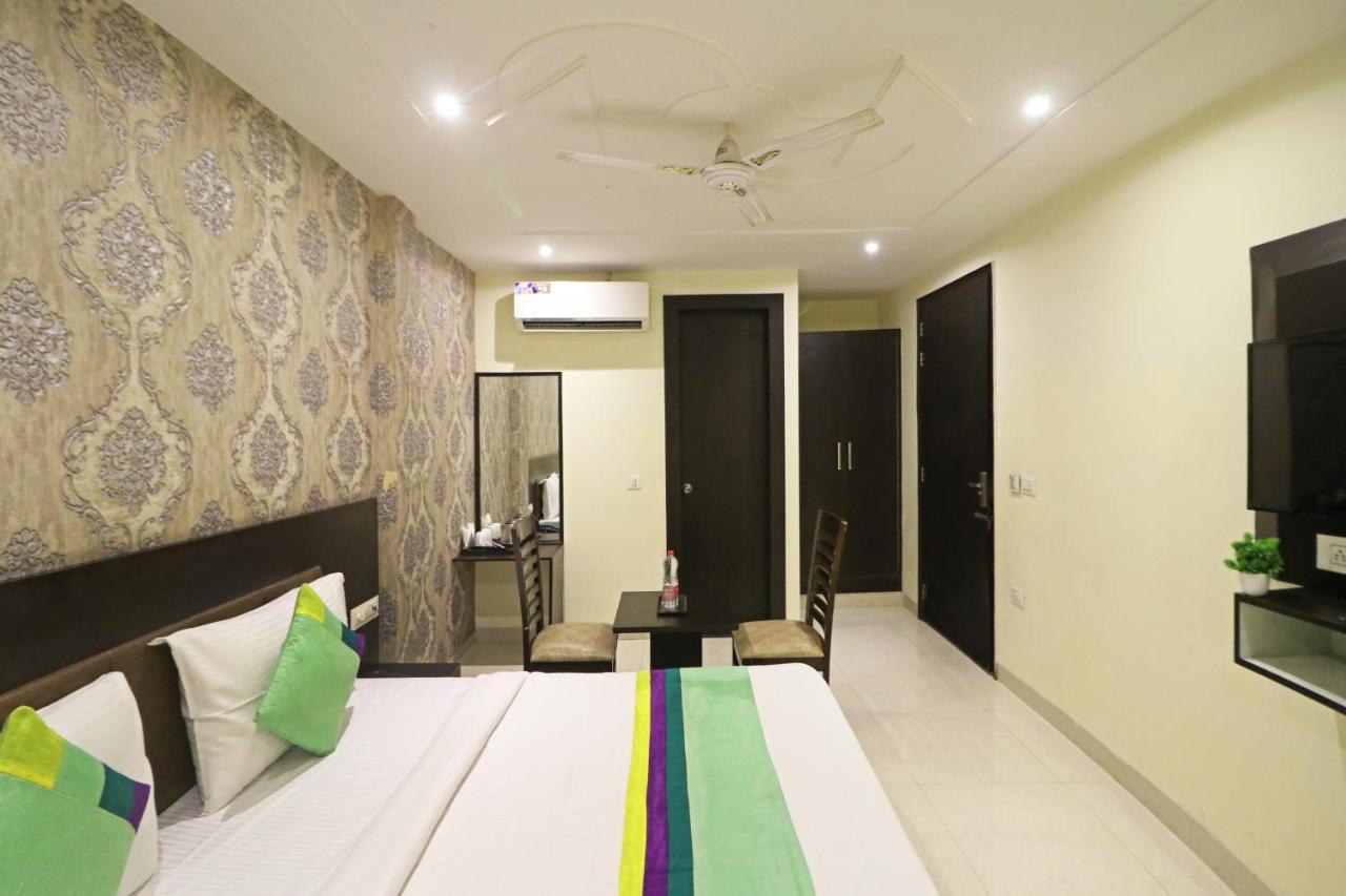 Hotel PREMIER SUITES New Delhi Buitenkant foto