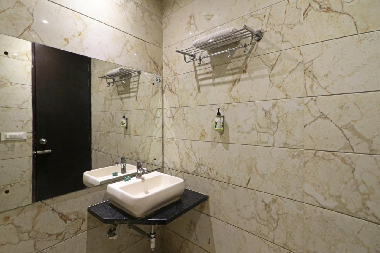 Hotel PREMIER SUITES New Delhi Buitenkant foto